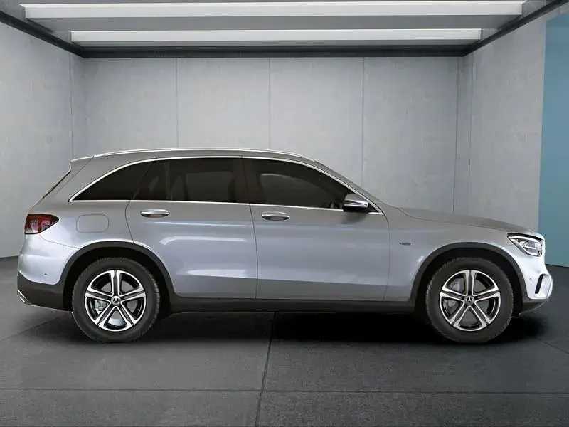 Gebraucht Mercedes GLC300 211 PS (155 kW) 2021 Silber SUV
