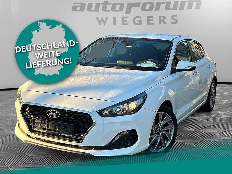 Weiß Gebraucht 2019 Hyundai i30 Trend Limousine | 14.681 € (Fairer Preis) - Bild 1/4