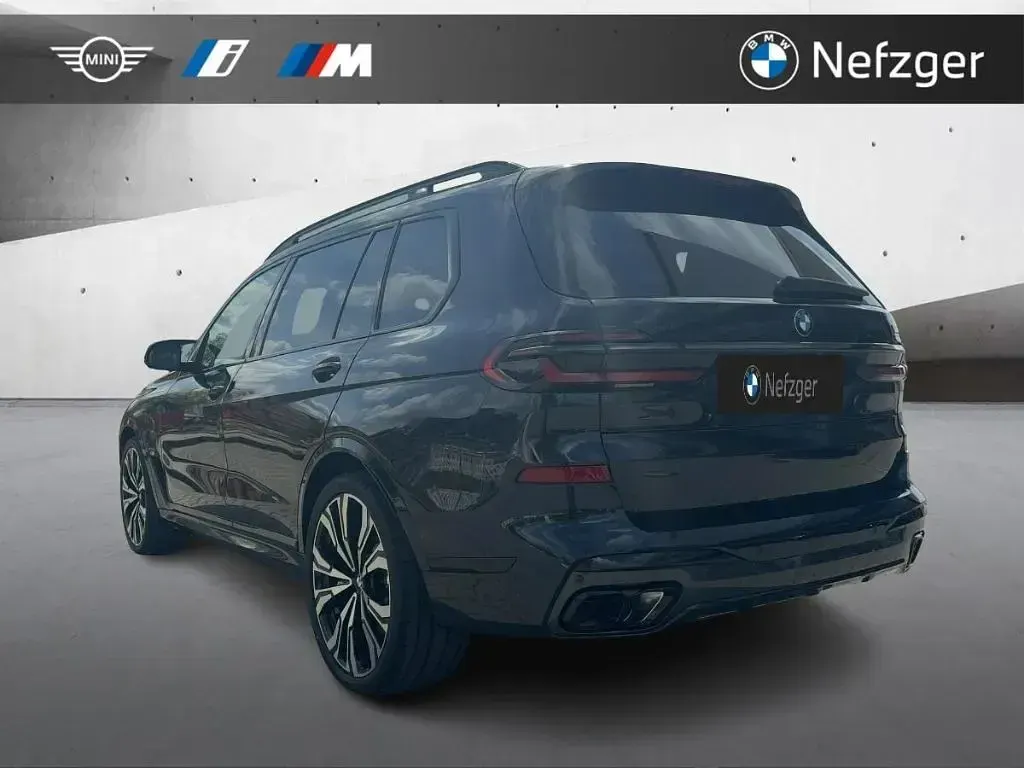 Neu BMW X7 M Sport 530 PS (389 kW) 2026 Schwarz SUV