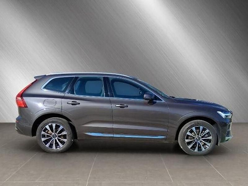 Gebraucht Volvo XC60 Plus 197 PS (144 kW) 2023 Grau SUV