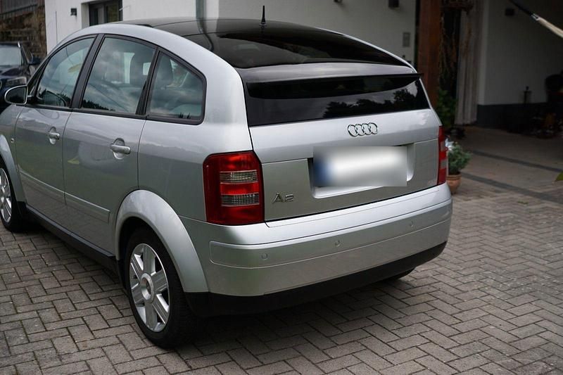 Second-hand Audi A2 Ambiente 75 CP (55 kW) 2001 Argintiu Hatchback