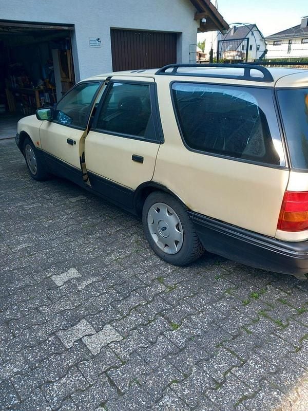 Gelb Gebraucht 1995 Ford Scorpio Kombi | 2.000 € - Bild 1/4