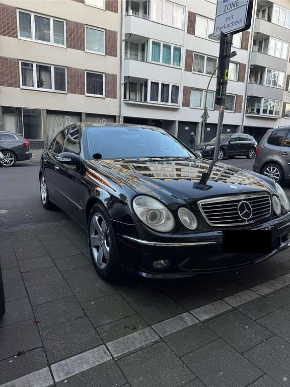Gebraucht Mercedes E500 Avantgarde 306 PS (225 kW) 2004 Schwarz Limousine