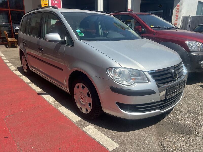 Silber Gebraucht 2008 VW Touran Conceptline Van / Kleinbus | 4.700 € (Superpreis) - Bild 1/4