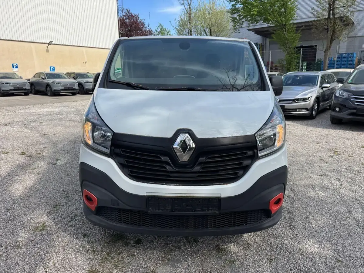 Gebraucht Renault Trafic 121 PS (88 kW) 2019 Weiß Van / Kleinbus