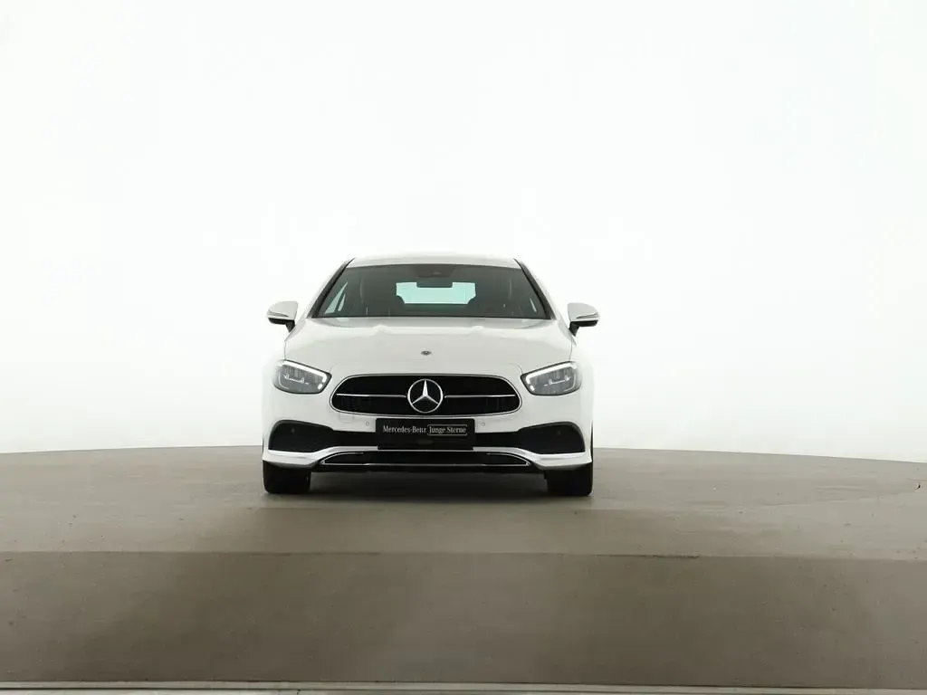 Gebraucht Mercedes E200 Avantgarde 197 PS (144 kW) 2021 Weiß Coupé