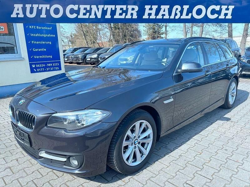 Grau Gebraucht 2016 BMW 520 Sport Line Kombi | 12.490 € (Guter Preis) - Bild 1/4
