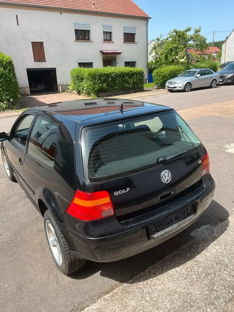 Occasion VW Golf IV 101 ch (74 kW) 1999 Noir Citadine