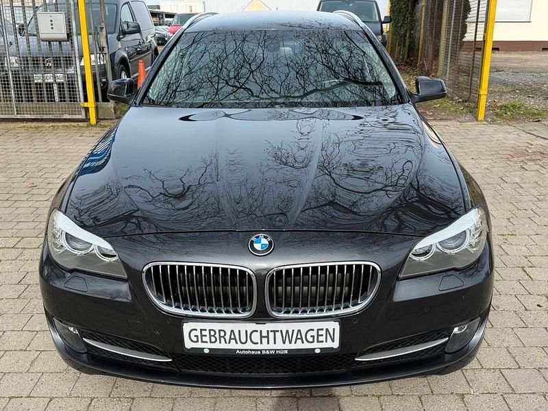 Gebraucht BMW 520 184 PS (135 kW) 2011 Grau Kombi