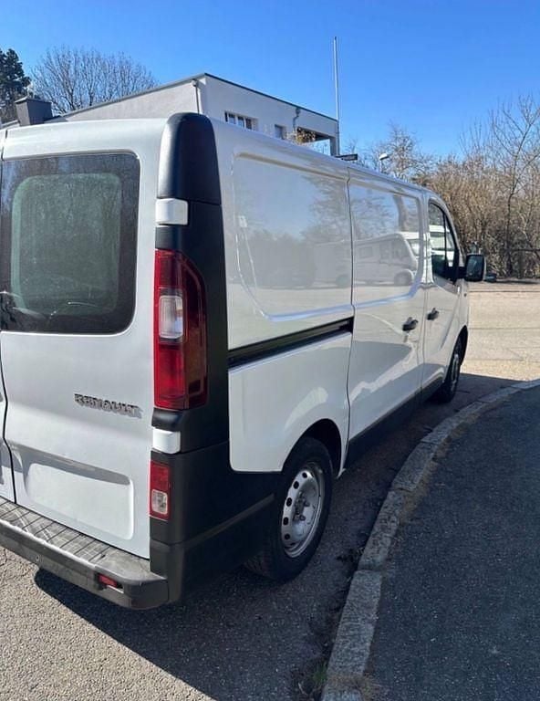 Gebraucht Renault Trafic 121 PS (88 kW) 2019 Weiß Van / Kleinbus