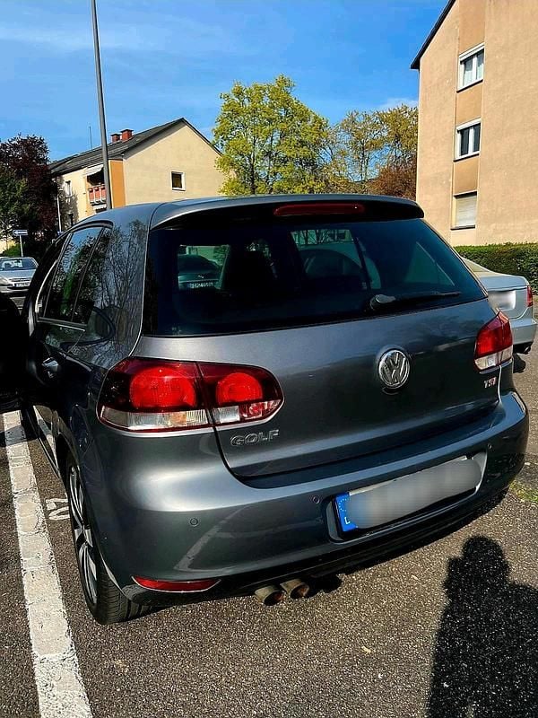 Gebraucht VW Golf VI 160 PS (117 kW) 2010 Grau Kleinwagen
