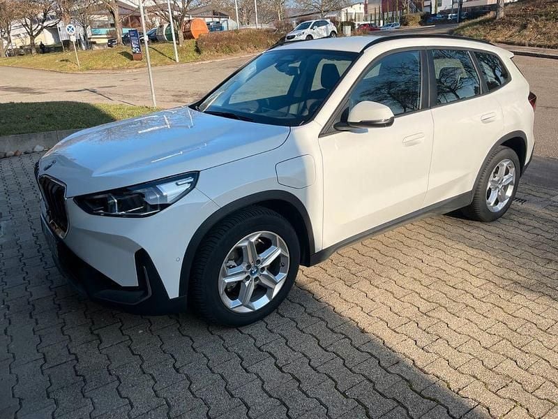 Weiß Gebraucht 2023 BMW X1 Sport Line SUV | 38.900 € (Guter Preis) - Bild 1/3