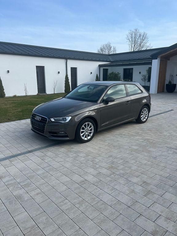 Gebraucht Audi A3 Ambition 105 PS (77 kW) 2012 Grau Kleinwagen