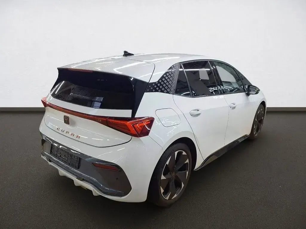 Second-hand Cupra Born 169 kW (231 CP) 2025 Alb Hatchback