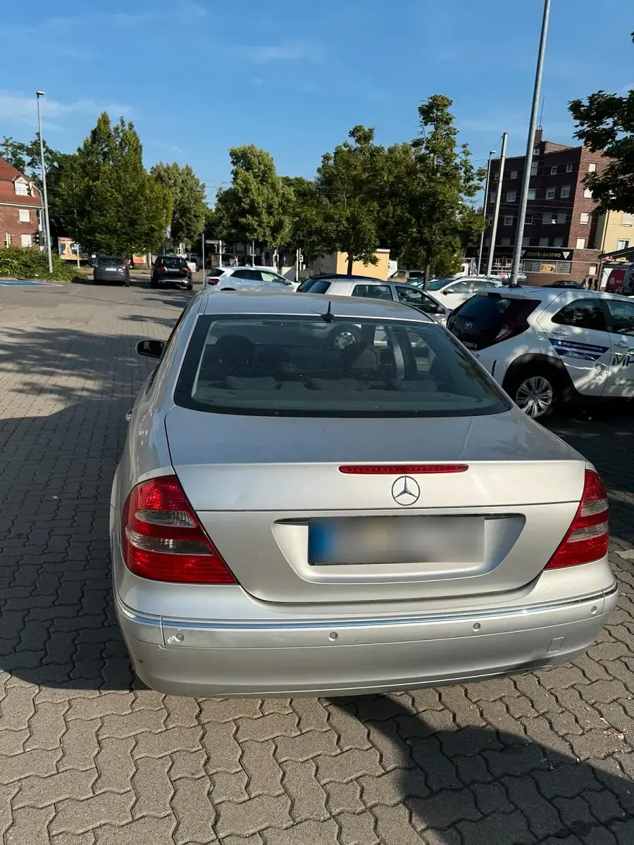 Gebraucht Mercedes E320 224 PS (164 kW) 2002 Silber Limousine