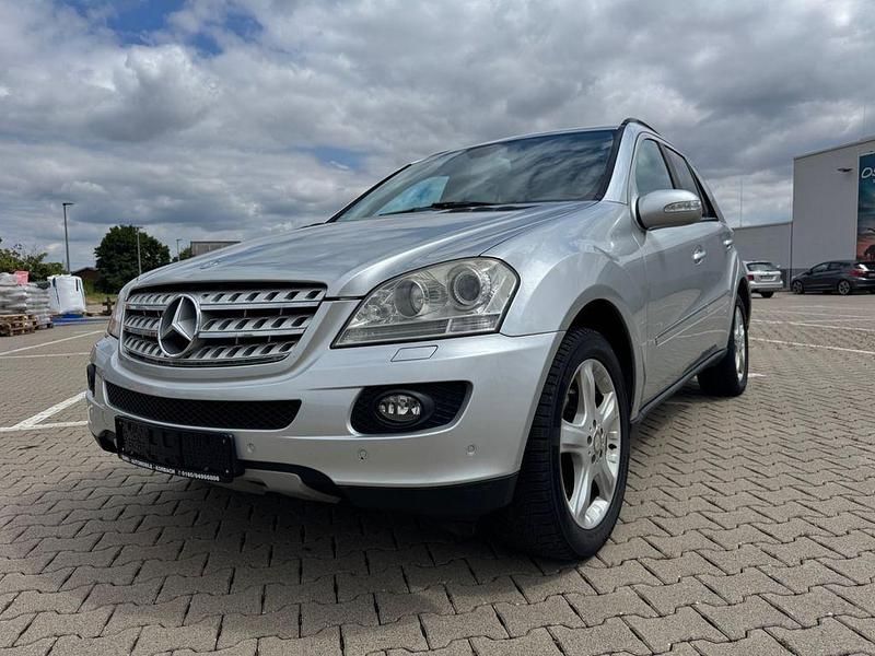 Silber Gebraucht 2007 Mercedes ML350 SUV | 6.999 € (Superpreis) - Bild 1/4