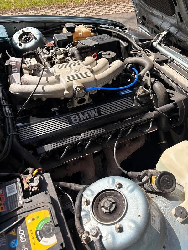 Brugt BMW 320 129 HK (94 kW) 1990 Blå Sedan