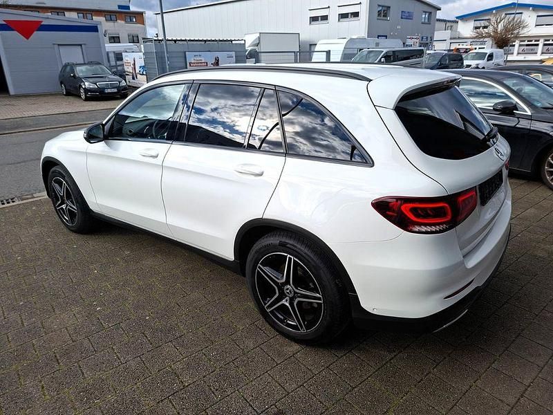 Gebraucht Mercedes GLC300 AMG line 245 PS (180 kW) 2019 Weiß SUV