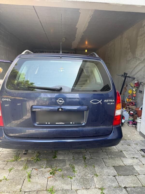 Blau Gebraucht 2000 Opel Astra Kombi | 2.800 € (Etwas zu teuer) - Bild 1/4