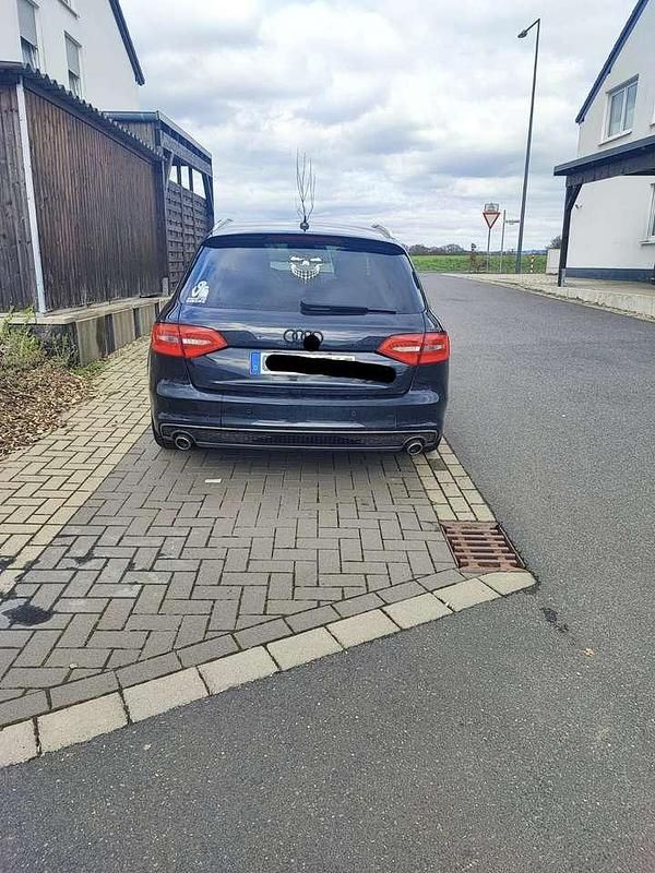 Gebraucht Audi A4 S-Line 204 PS (150 kW) 2012 Schwarz Kombi