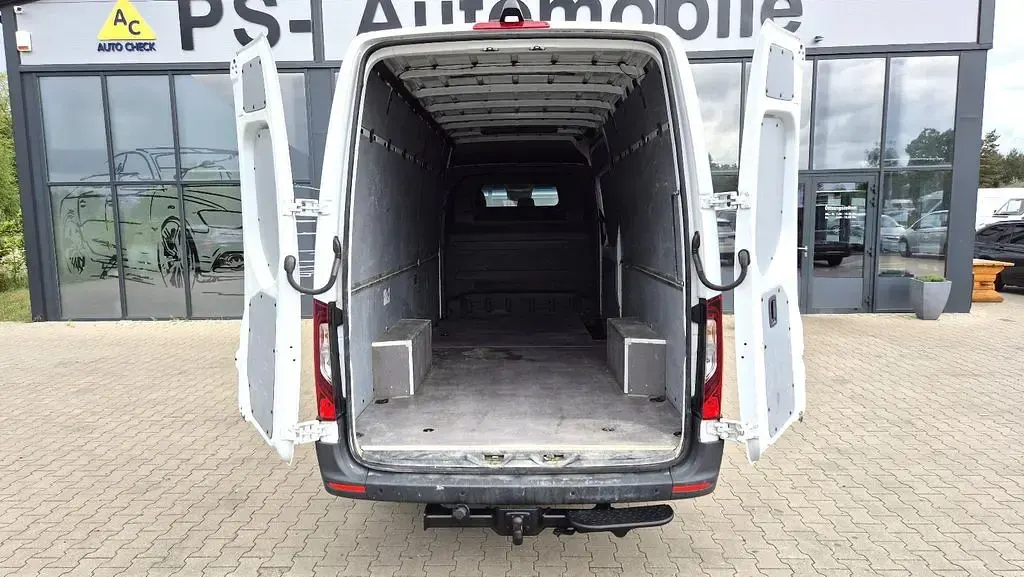 Używany Mercedes Sprinter 170 KM (125 kW) 2021 Biały Van