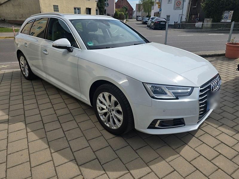 Gebraucht Audi A4 Design 190 PS (139 kW) 2018 Weiß Kombi