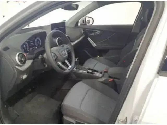 Second-hand Audi Q2 Advanced 150 CP (110 kW) 2025 Alb SUV