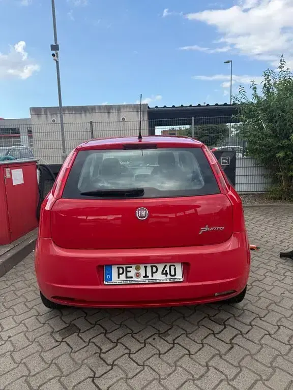 Gebraucht Fiat Punto Active 65 PS (47 kW) 2009 Rot Kleinwagen