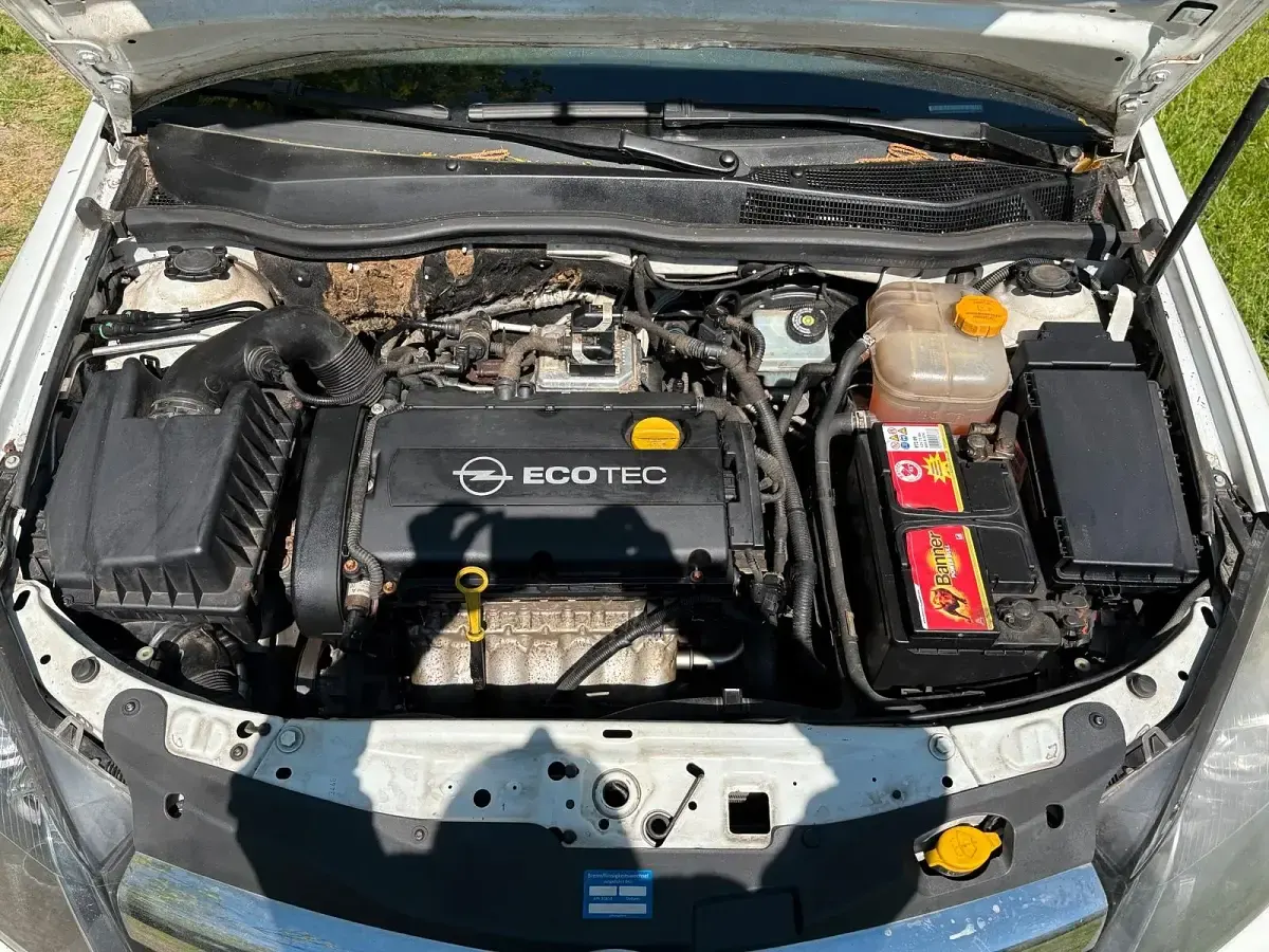 Gebraucht Opel Astra GTC Sport 116 PS (85 kW) 2008 Weiß Coupé