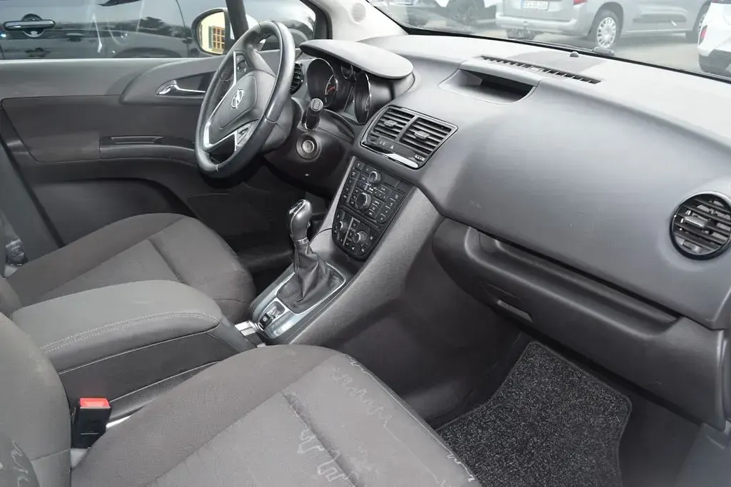 Gebraucht Opel Meriva Design Edition 131 PS (96 kW) 2011 Weiß Van / Kleinbus