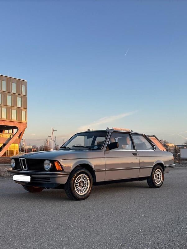 Blau Gebraucht 1982 BMW 315 Kleinwagen | 14.000 € - Bild 1/4