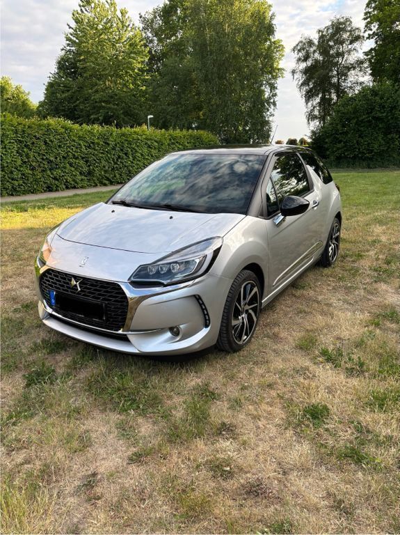 Silber Gebraucht 2017 Citroën DS3 So Chic Kleinwagen | 8.990 € (Fairer Preis) - Bild 1/4