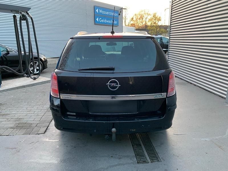 Gebraucht Opel Astra 110 PS (80 kW) 2010 Schwarz Kombi