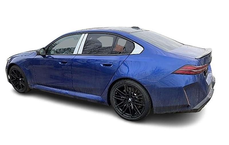 Neu BMW M5 Performance 727 PS (534 kW) 2025 C1k m marina bay blau metallic Limousine