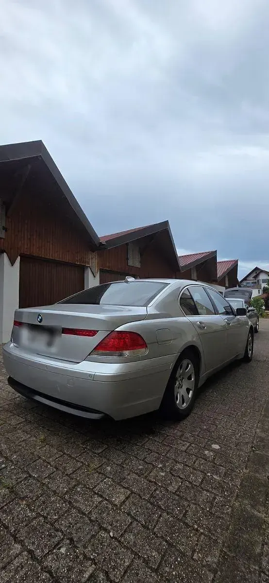 Gebraucht BMW 735 Basis 272 PS (200 kW) 2005 Silber Limousine