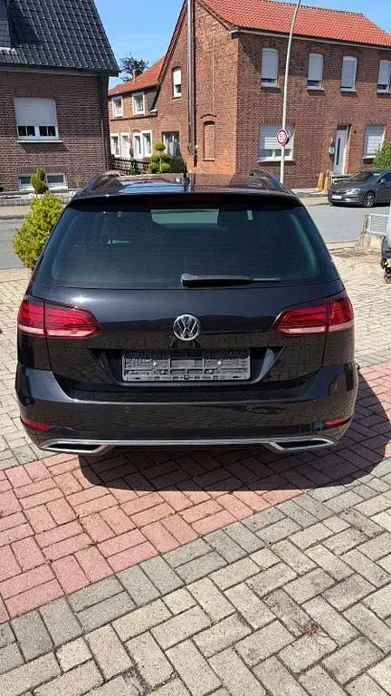 Gebraucht VW Golf VII Highline 150 PS (110 kW) 2019 Schwarz Kombi