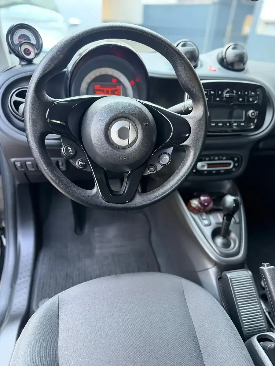 Gebraucht Smart ForTwo Coupé 60 kW (82 PS) 2023 Schwarz Coupé