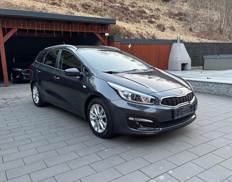 Gebraucht Kia Ceed Edition 7 135 PS (99 kW) 2017 Grau Kleinwagen