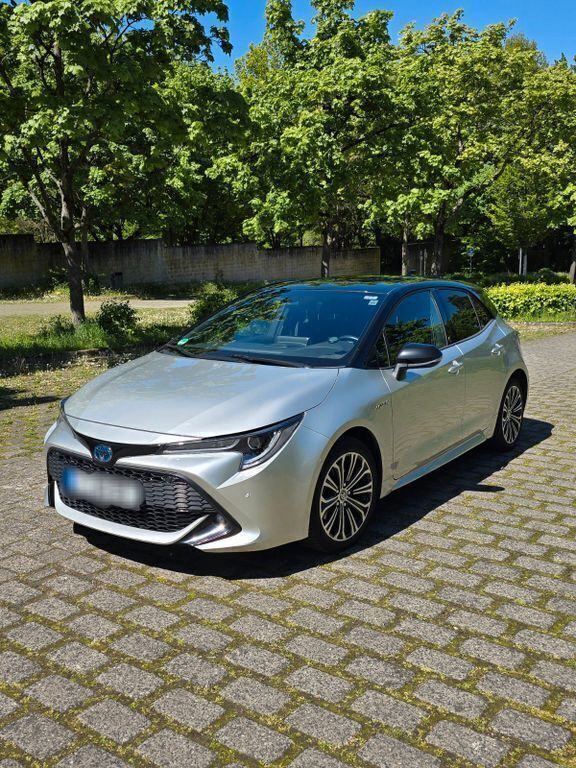 Silber Gebraucht 2020 Toyota Corolla Team Limousine | 17.400 € (Superpreis) - Bild 1/4