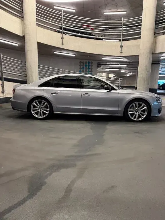 Gebraucht Audi S8 plus Ambiente 605 PS (444 kW) 2016 Silber Limousine