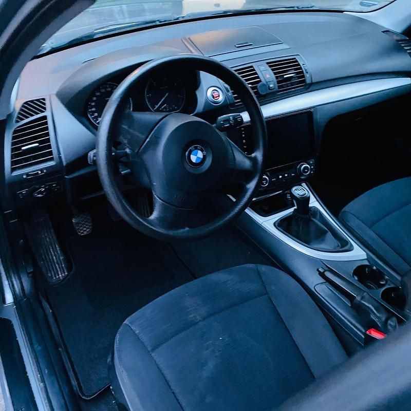 Gebraucht BMW 120 Performance 177 PS (130 kW) 2010 Grau Kleinwagen