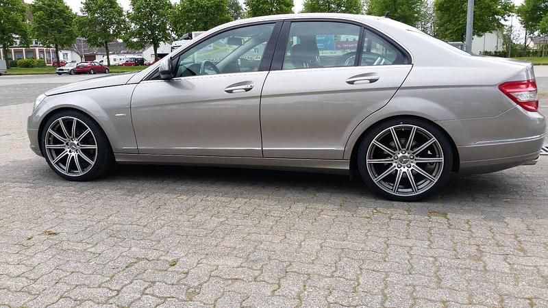 Silber Gebraucht 2008 Mercedes C280 Elegance Limousine | 8.400 € (Fairer Preis) - Bild 1/4