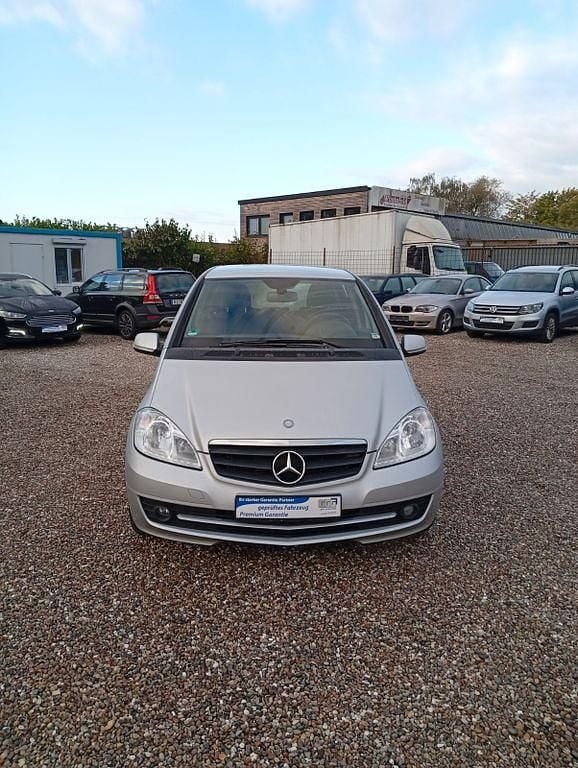 Silber Gebraucht 2012 Mercedes A160 Van / Kleinbus | 4.969 € (Superpreis) - Bild 1/4