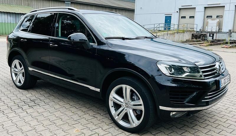 Schwarz Gebraucht 2016 VW Touareg SUV | 14.499 € (Superpreis) - Bild 1/4
