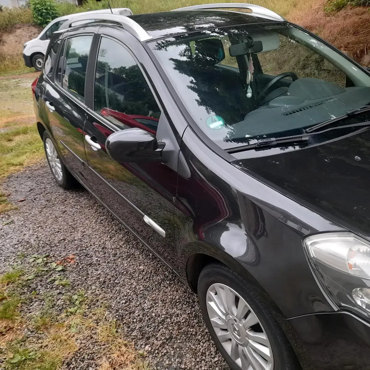 Gebraucht Renault Clio GrandTour 101 PS (74 kW) 2010 Schwarz Kombi