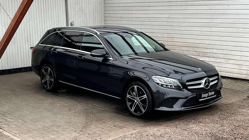 Gebraucht Mercedes C220 194 PS (142 kW) 2021 Graphitgrau metallic Kombi