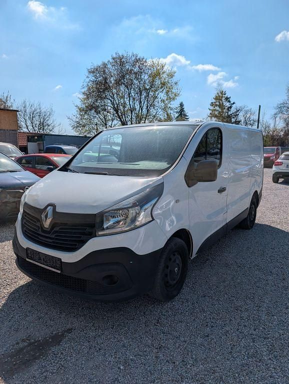 Second-hand Renault Trafic 90 CP (66 kW) 2016 Alb Monovolum
