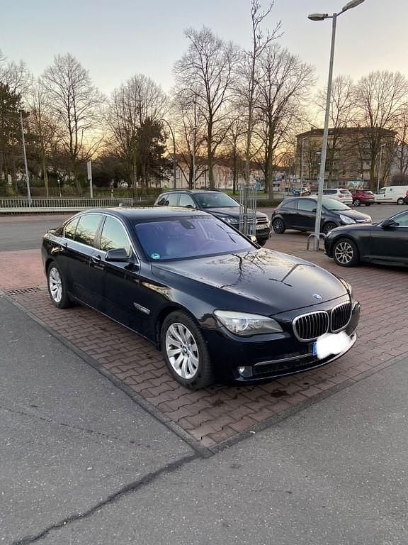 Schwarz Gebraucht 2008 BMW 740L Sport Line Limousine | 11.000 € (Fairer Preis) - Bild 1/4
