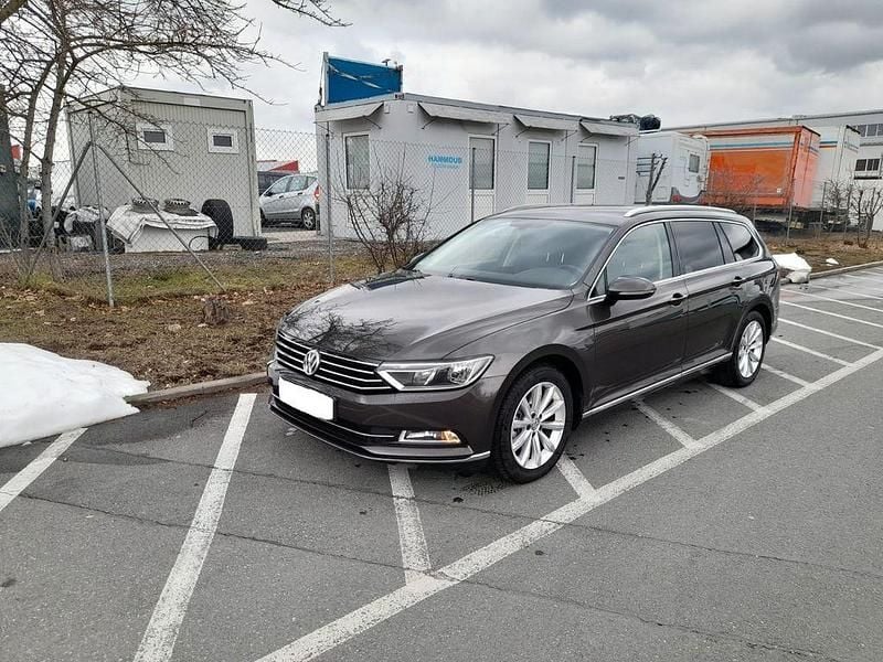 Gebraucht VW Passat Comfortline 120 PS (88 kW) 2016 Braun Limousine