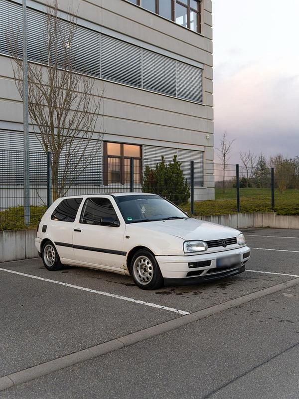 Gebraucht VW Golf III 60 PS (44 kW) 1996 Weiß Kleinwagen